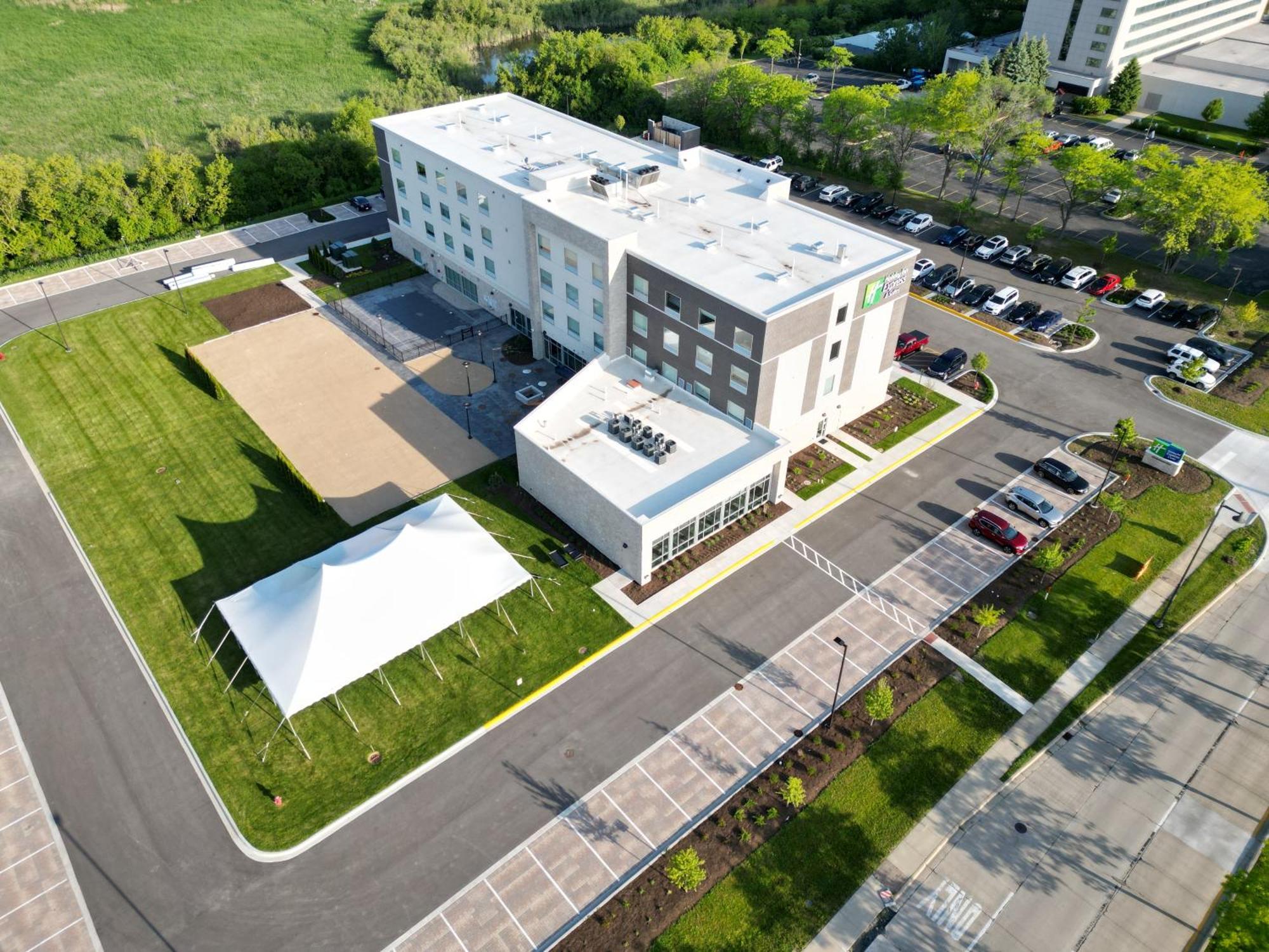 Holiday Inn Express & Suites Chicago Schaumburg By Ihg Экстерьер фото