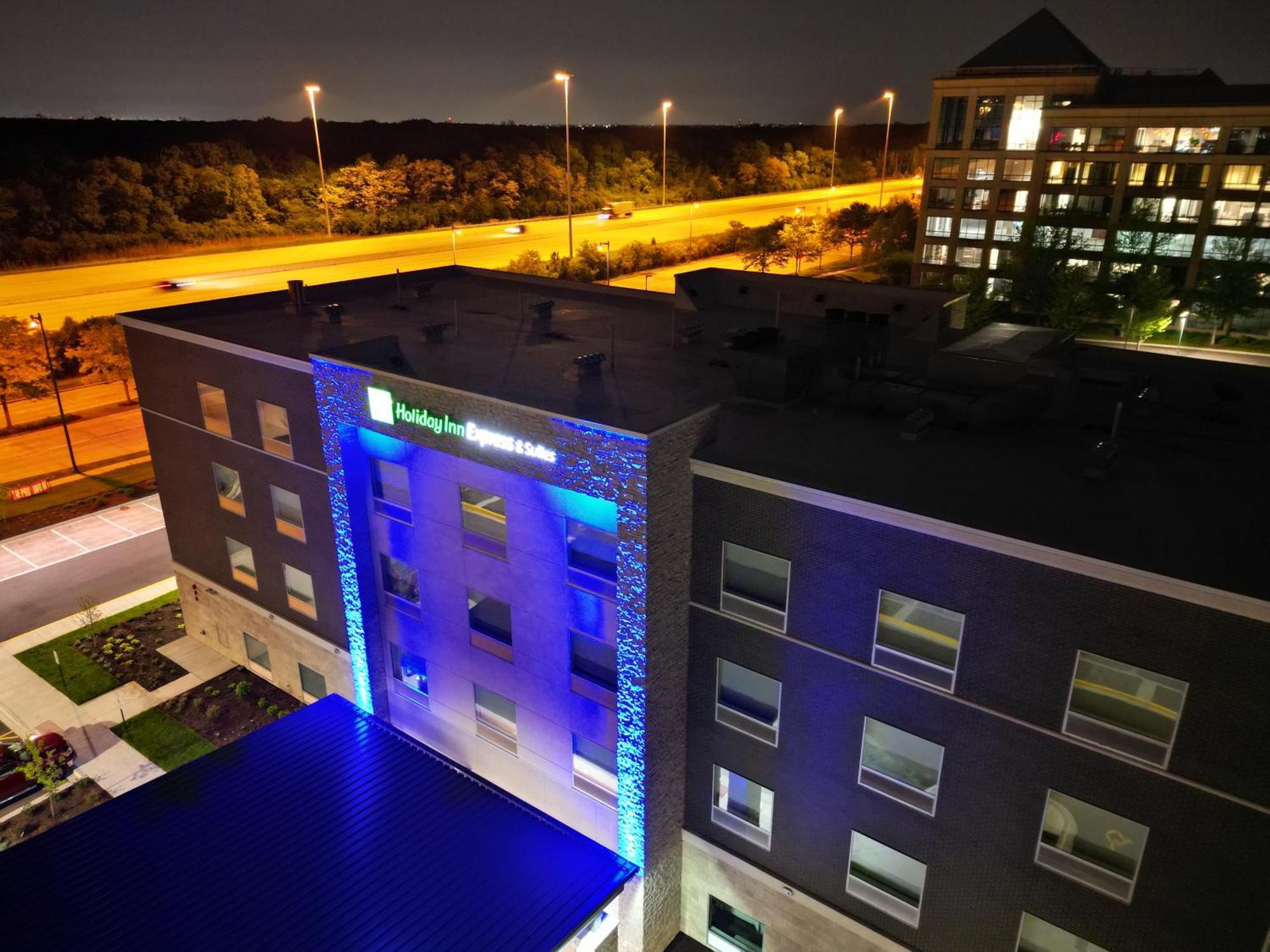 Holiday Inn Express & Suites Chicago Schaumburg By Ihg Экстерьер фото