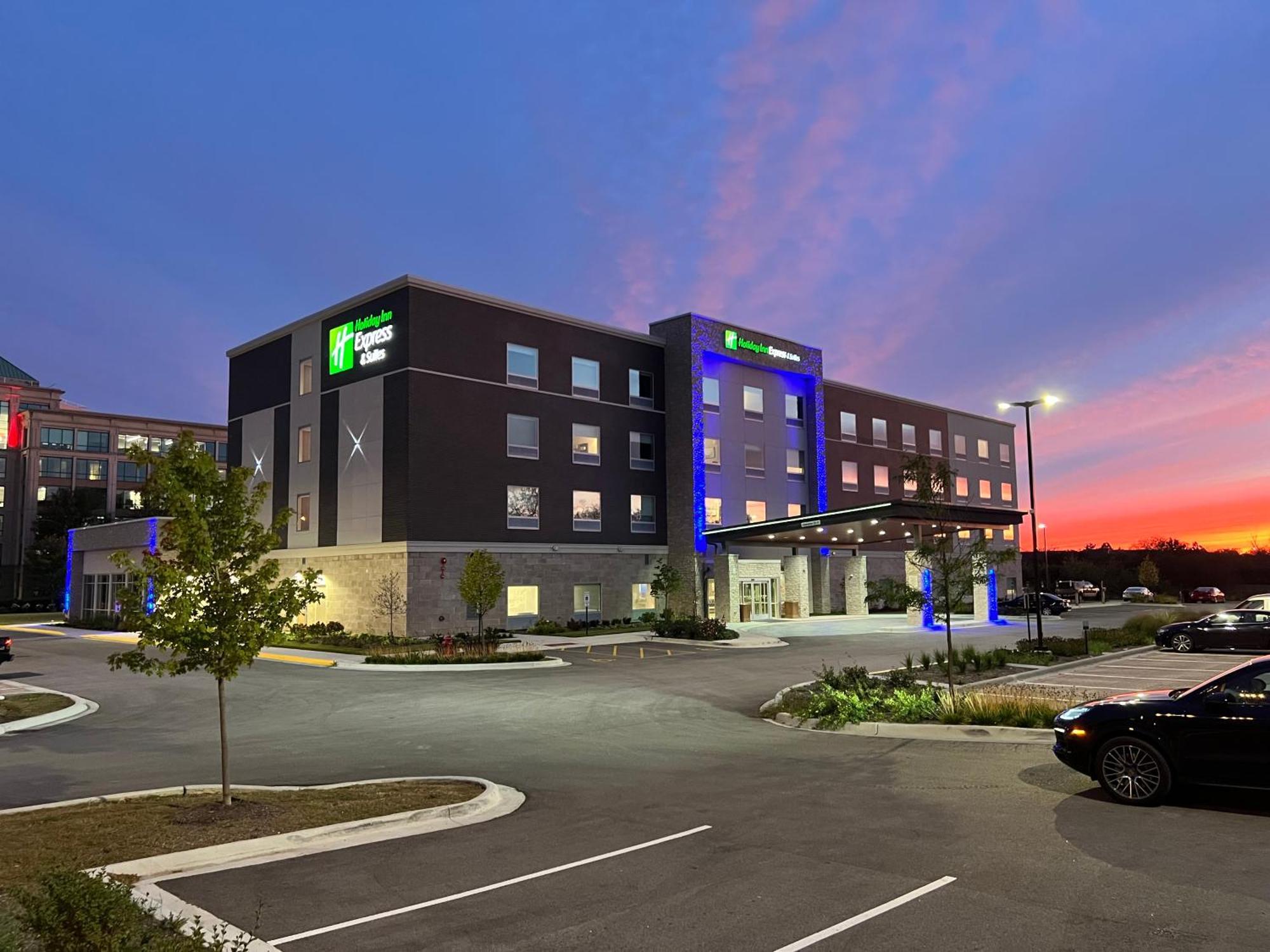 Holiday Inn Express & Suites Chicago Schaumburg By Ihg Экстерьер фото